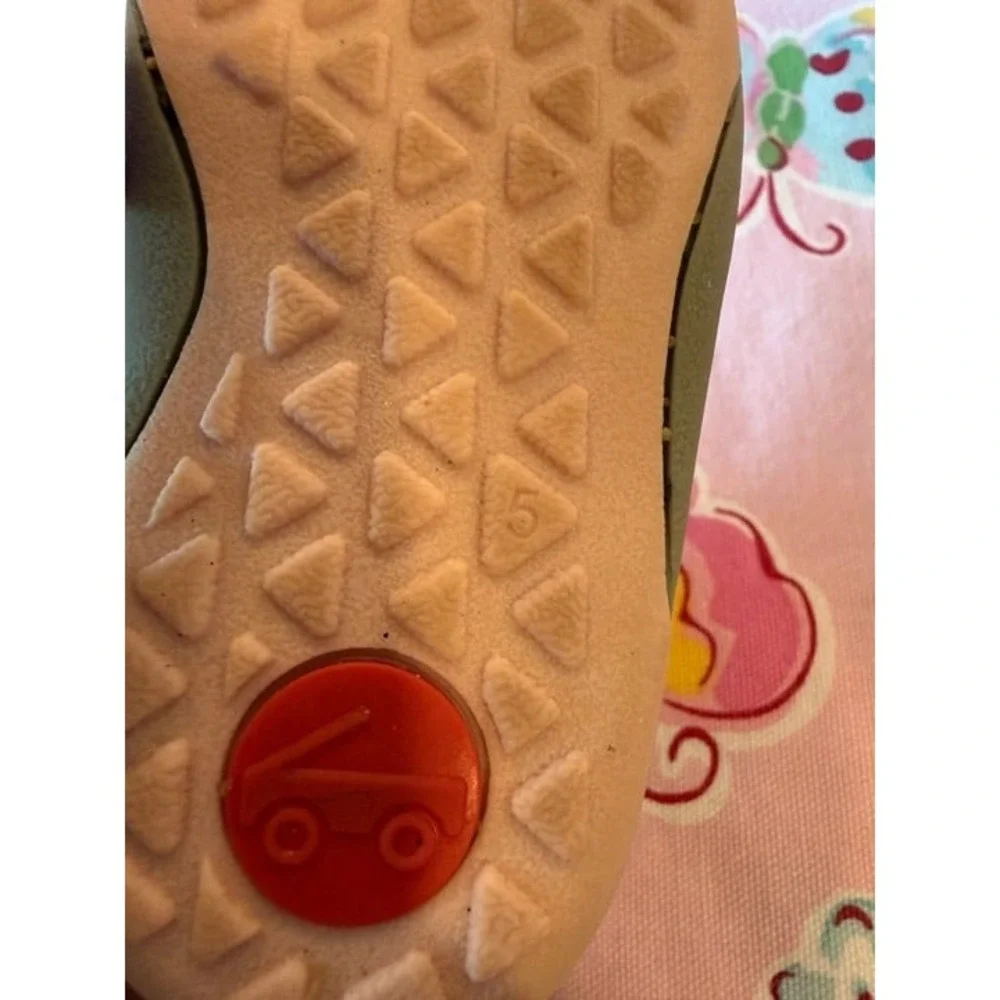 See Kai Run Sandals Iridescent Pink/Purple 5 EUC